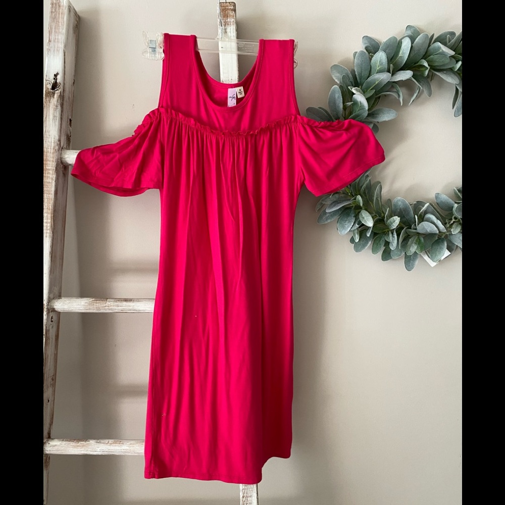 ✨Pink Cold Shoulder Dress from Francesca’s✨